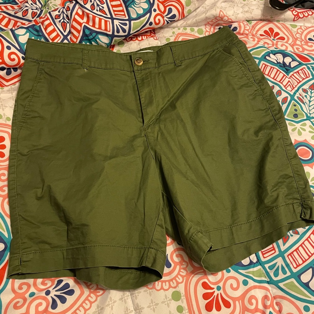 Old navy everyday shorts size 16